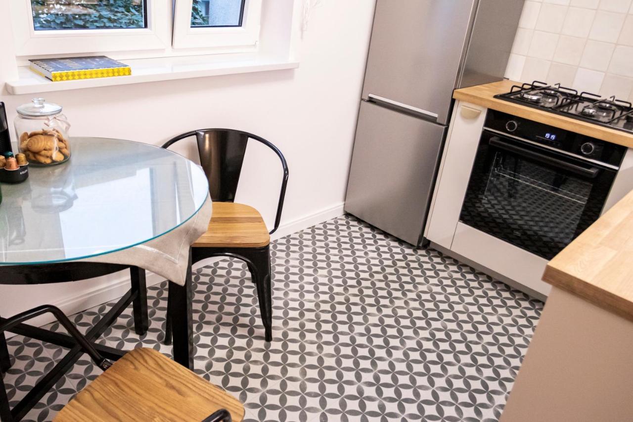 Apartament Przy Metrze Wierzbno Z Nuta Vintage Varsó Kültér fotó