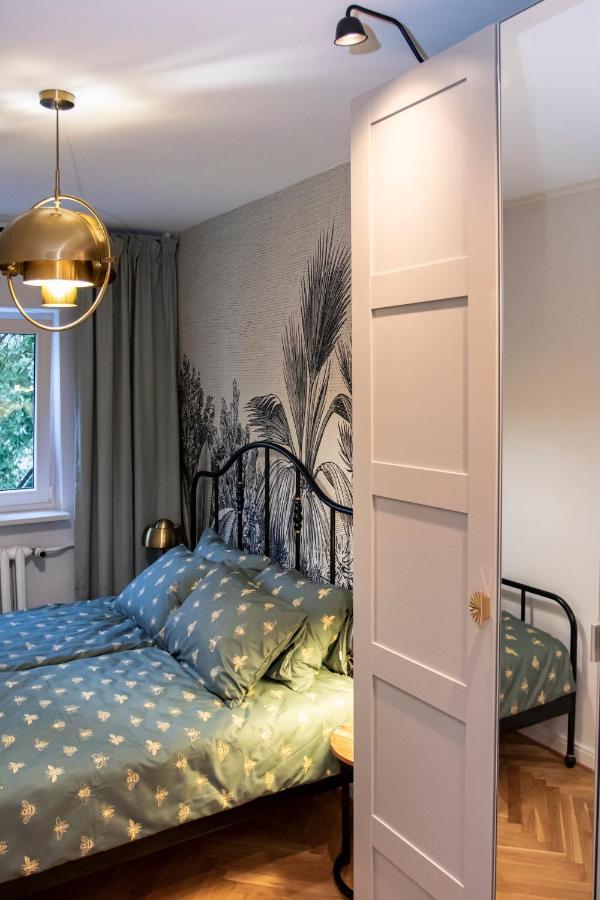 Apartament Przy Metrze Wierzbno Z Nuta Vintage Varsó Kültér fotó